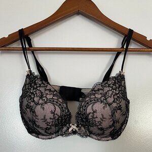 Victoria's Secret Very Sexy Black Lace Push Up Bra Size 32DD